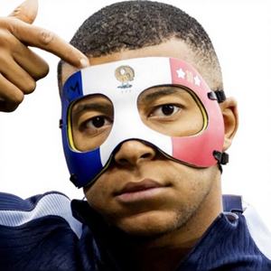 2024บอลชิงแชมป์นานาชาติยุโรป mbappe France คาร์บอนไฟเบอร์บาสเก็ตบอลป้องกันจมูก - Product Image 1