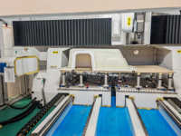Centre d'usinage CNC 5 axes simultanés pour le fraisage, le découpage et le perçage de coques de baignoire en PRF et de matériaux composites