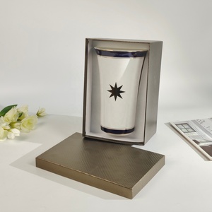 Vase de table en céramique contemporaine de luxe - Vase écologique pour arrangement floral pour la décoration de la maison - Product Image 5