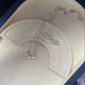 Exquisito Juego de Joyería Fina de Plata Pura S925 con Diamantes, Collar con Perla Natural de Agua Dulce en Forma de Arco Sonriente - Product Image 4