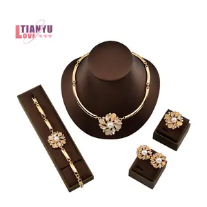 Vendita calda in lega di fiori eleganti moda orecchini indiani dubai set di gioielli placcato in oro 18k arabo set di gioielli da donna