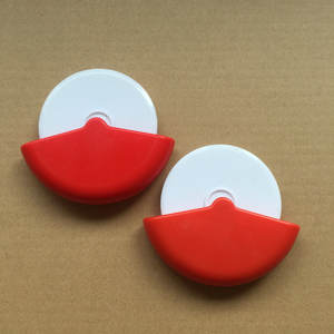 Cadeau promotionnel Coupe-pizza Roue de <span class=keywords><strong>tranche</strong></span> de pizza ronde Couleur personnalisée et ajout de logo <span class=keywords><strong>sur</strong></span> - Product Image 5