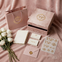 Boîte cadeau en carton rigide rose en velours personnalisée haut de gamme avec logo, pour cosmétiques, parfums et bijoux, présentoir d'emballage en suède