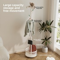 Porte-vêtements sur pied mobile au design mignon pour chambre à coucher avec panier à linge, motif tête de cerf pour couloir