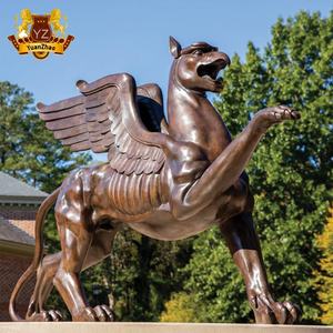 Grande Statua di Grifone in Bronzo Seduto, Scultura di Grifone a Grandezza Naturale in Bronzo Fuso per Giardino, in Vendita - Product Image 6