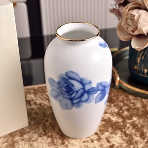 Jarrones de Cerámica Grandes de Lujo en Dorado y Blanco para Decoración de Interiores - Product Image 3