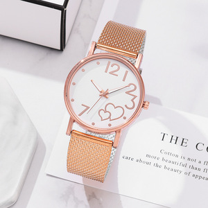 Reloj de cuarzo minimalista con correa de malla para mujer – Elegante reloj de pulsera de moda con esfera de corazón - Product Image 2