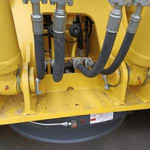 Excavatrice sur chenilles Komatsu PC200 haute performance, d'occasion du Japon, équipement de construction, faible nombre d'heures, composants essentiels : moteur, pompe - Product Image 3