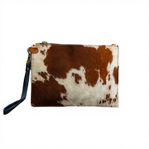 Nouveau Sac Fourre-tout Unisexe Tendance 2025 en Cuir Véritable avec Broderie Cœur et Fermeture Éclair, Sac Bandoulière Mignon pour Filles, Qualité Luxe - Product Image 2