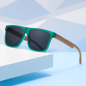 Gafas <span class=keywords><strong>de</strong></span> Sol <span class=keywords><strong>de</strong></span> PC con Protección UV400 al por Mayor, con Patillas <span class=keywords><strong>de</strong></span> Plástico con Aspecto <span class=keywords><strong>de</strong></span> Madera, Logotipo Personalizado, Gafas <span class=keywords><strong>de</strong></span> Sol <span class=keywords><strong>de</strong></span> Moda para Promoción - Product Image 2