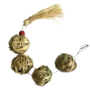 Pelota Masticable de Hierba Natural y Núcleo de Maíz <span class=keywords><strong>para</strong></span> Mascotas Pequeñas, Juguete Colgante <span class=keywords><strong>para</strong></span> Limpiar los Dientes de <span class=keywords><strong>Roedores</strong></span> - Product Image 4