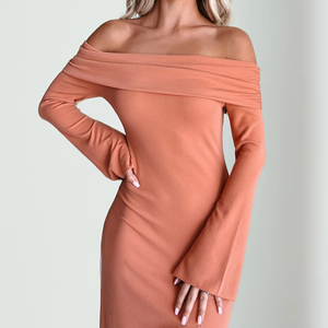 カスタマイズされたエレガントな無地ワンストラップレスプリーツ長袖マイクロ裾サイドスリットロングパーティードレスレディースドレス - Product Image 1