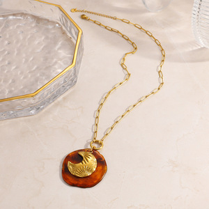 Collar de Acero Inoxidable con Colgante de Luna, Chapado en Oro de 18k, Cadena Casual en Capas, Joyería para Suéter - Product Image 2