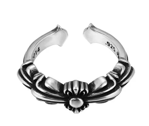 Anillo Abierto Geométrico CH Classic Cross, Plateado, para Hombre y Mujer, Estilo Lujoso Ligero, para Usar en Capas - Product Image 3