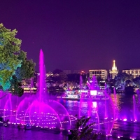 grande échelle lac flottant fontaine musicale violet LED haut Jet circulaire projet décoratif danse spectacle d'eau intelligent