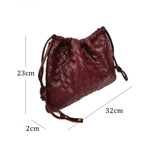 3217 Design moderno personalizzato <span class=keywords><strong>bordeaux</strong></span> Vintage fatto a mano nuvola intrecciata <span class=keywords><strong>borsa</strong></span> Hobo in pelle vegana borse a <span class=keywords><strong>tracolla</strong></span> da donna in pelle intrecciata - Product Image 2