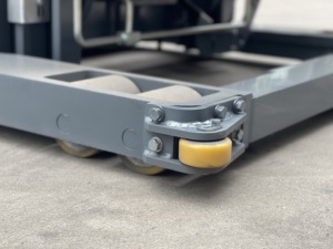 Stand-on Vna <strong>Forklift</strong> 1.5T <strong>3</strong> <strong>Way</strong> Pallet Stacker <strong>Forklift</strong> Three <strong>Way</strong> Electric <strong>Narrow</strong> <strong>Aisle</strong> Reach Truck Stacker Moving - Product Image 2