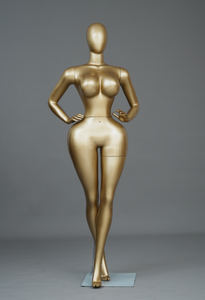 Mannequin gonflable femme grande taille en plastique ABS, pose debout, pour vêtements et lingerie, idéal pour la présentation de lingerie et de vêtements féminins courbes. - Product Image 5