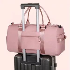 Sac de sport de voyage personnalisé en gros, sac de sport de gym, sac de yoga, sac de voyage pour la nuit, sac de week-end, sac à bandoulière avec compartiment pour chaussures humides - Product Image 6
