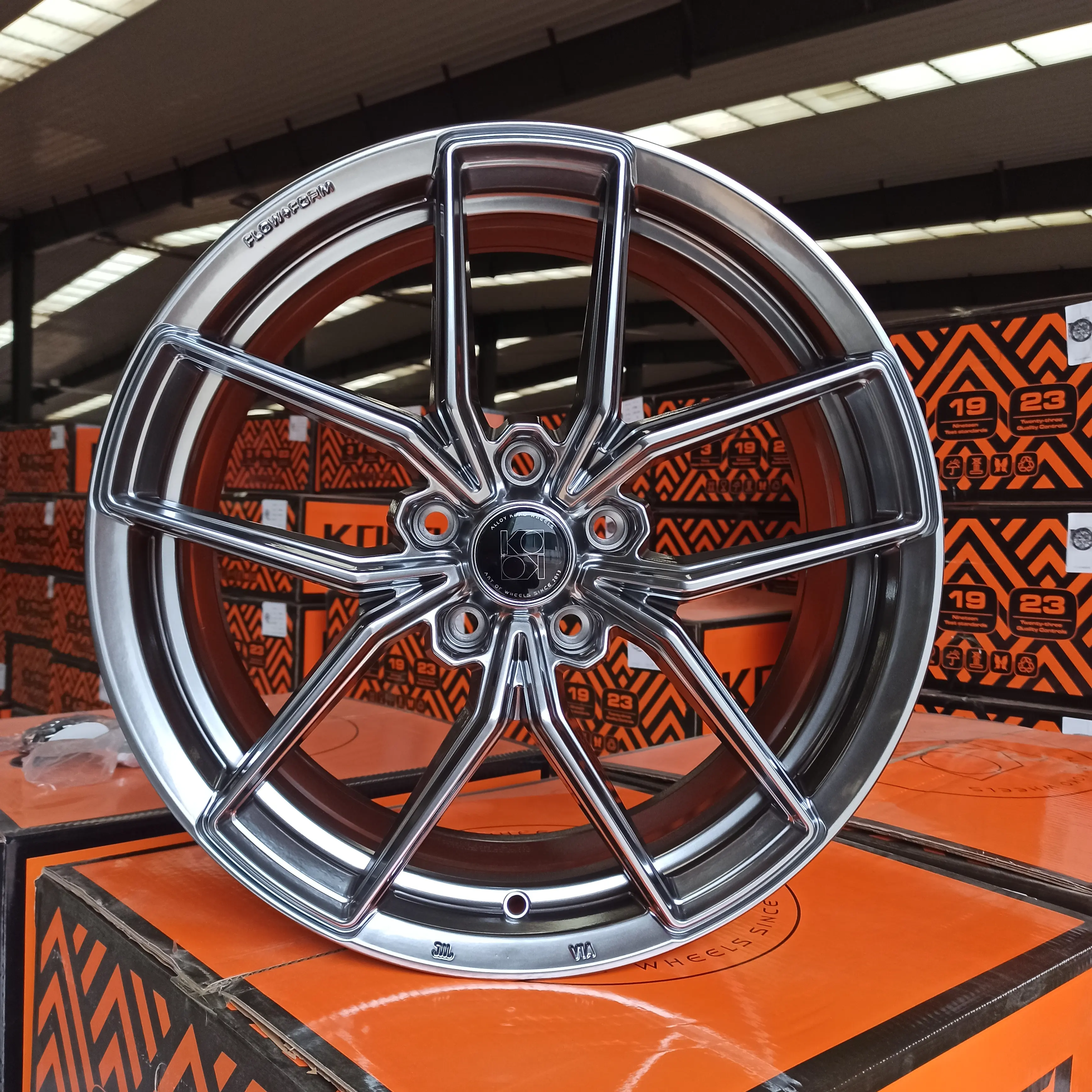 Konkaves Design Titan Silver17/18/19 Zoll Hot Wheel Felgen Flow Forming Räder für Pkw-Reifen