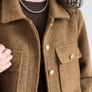 Veste décontractée pour femme, col rabattu, simple boutonnage, couleur beige, poches avant, courte, respirante, en coton écologique, style universitaire - Product Image 5