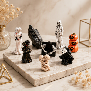Figurine d'horreur en résine pour Halloween, cadeau pour les fans de films d'horreur, statue de médecin de la peste dans un cercueil effrayant, jouet de fête gothique macabre - Product Image 1
