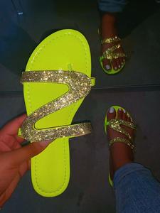 Zapatillas de verano con diamantes de imitación para mujer, chanclas informales, sandalias deslizantes de playa ostentosas con cristales y diamantes - Product Image 5