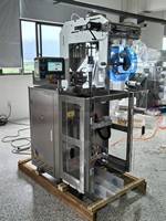 Machine d'emballage entièrement automatique à scellage trois côtés, à faible encombrement, pour pâtes, liquides, sauces, miel et sachets de friandises pour chats, avec dosage quantitatif