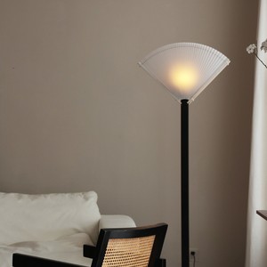 Lámpara de pie LED plegable de doble cara posmoderna con altura ajustable para sala de estar, hotel, sala de exposiciones - Product Image 5