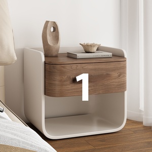 Mesita de <span class=keywords><strong>noche</strong></span> de diseño minimalista moderna para dormitorio principal, mesita de <span class=keywords><strong>noche</strong></span> de color crema de laca de madera maciza de lujo de gama alta para - Product Image 1