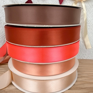 شريط ساتان فاخر وصديق للبيئة من البوليستر المتين لتغليف الزهور وحفلات الزفاف وعيد الحب والكريسماس - Product Image 4