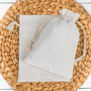 ถุงผ้าฝ้ายรักษ์โลกขนาด 10x15 ซม. พร้อมเชือกผูก ใช้ซ้ำได้ สำหรับใส่เทียนและสบู่ - Product Image 4