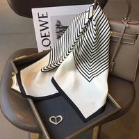 Foulard Carré Femme Nouveauté Printemps en Satin Imprimé de Couleur 70cm * 70cm – Mode Luxe, Vente en Gros