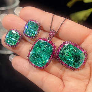Conjunto de Collar y Pendientes de Cobre Ecológico con Circonita Cúbica Verde Esmeralda de 15*20MM, Diseño de Nido de Pájaro, para una Elegancia Atemporal - Product Image 3