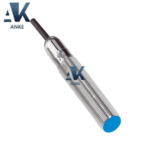 Capteurs de proximité intelligents pour usine connectée Sick IME12-04BPOZW2S 1040770 - Product Image 1