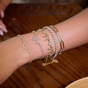 Pulsera <span class=keywords><strong>de</strong></span> lazo <span class=keywords><strong>de</strong></span> corazón <span class=keywords><strong>de</strong></span> acero inoxidable chapado en oro <span class=keywords><strong>de</strong></span> 18 quilates, abalorio hueco <span class=keywords><strong>de</strong></span> circón, joyería <span class=keywords><strong>de</strong></span> capas virales <span class=keywords><strong>de</strong></span> <span class=keywords><strong>TikTok</strong></span>, accesorios diarios <span class=keywords><strong>de</strong></span> moda - Product Image 2