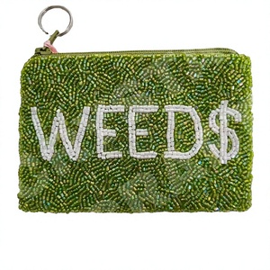 Porte-monnaie en coton brodé fait main avec perles, vert, forme rectangulaire, accessoire de mode pour fête d'Halloween avec motif lettre « Weed » - Product Image 1