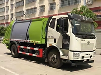 Camion à ordures compacté FAW 15CBM 4x2, camion compacteur hydraulique pour l'assainissement municipal