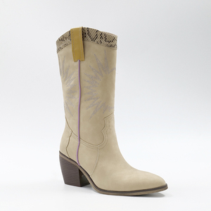 WETKISS Vente en gros de <span class=keywords><strong>bottes</strong></span> western vintage pour femmes <span class=keywords><strong>bottes</strong></span> de cowboy à talons épais <span class=keywords><strong>bottes</strong></span> de cowgirl brodées <span class=keywords><strong>mi</strong></span>-<span class=keywords><strong>mollet</strong></span> pour la fête - Product Image 1