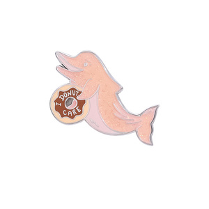 Spille da bavero personalizzate in smalto glitterato con delfino animale antico placcato oro, nuovo design - Product Image 1