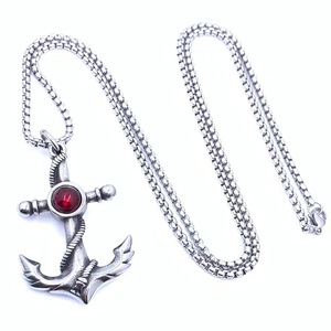 Pendentif ancre en acier inoxydable avec sertissage clos de rubis rouges, collier thématique pour homme et femme, cadeau - Product Image 5