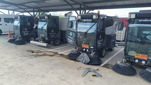 Barredora de calles completamente <span class=keywords><strong>el</strong></span>éctrica, fábrica industrial, barredora de carreteras con dirección de cuatro ruedas, máquina de limpieza, barredora de carreteras de China - Product Image 6
