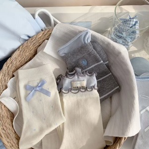 Chaussettes mi-mollet pour femme, motif nœud bleu et blanc, respirantes, absorbant la transpiration, anti-odeur, taille jeune - Product Image 2
