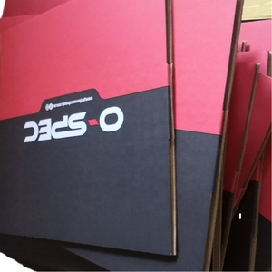 Boîte de papier kraft en carton ondulé avec <span class=keywords><strong>tampon</strong></span> en feuille d'or gaufrage stratification mate/brillante vernis UV emballage multi-manutention - Product Image 1