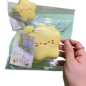 Jouet anti-stress Kawaii style japonais multi-formes, étoile mignonne, jouet mochi squishy pour adultes et enfants unisexes - Product Image 1
