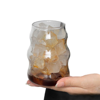 Gobelet de style Ins pour usage domestique avec paille, en verre borosilicaté, idéal pour les femmes pour boire des boissons froides comme le thé et le thé au lait.