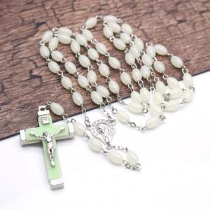 Petit collier de prière en perles ovales lumineuses de 4*6 mm, croix, perles de prière, cadeaux de mariage, export direct d'usine, vente en gros - Product Image 2