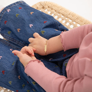 <span class=keywords><strong>Bracciale</strong></span> in Acciaio Inossidabile Placcato <span class=keywords><strong>Oro</strong></span> 18K con Nome Inciso Personalizzato, Charm Angelo in <span class=keywords><strong>Madreperla</strong></span>, Gioielli Ipoallergenici per Bambine - Product Image 4