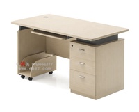 Bureau moderne extensible pour la maison ou le bureau Bureau avec panneau en bois conçu pour le travail du personnel Mobilier en métal pour l'école, l'hôpital et l'hôtel