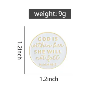Broches en émail personnalisées avec verset biblique : « Dieu est en elle, elle ne se fera pas démonter », badges de revers pour vêtements, bijoux, cadeau pour amis - Product Image 2
